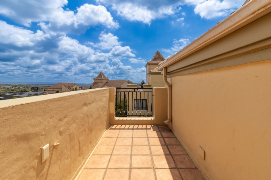 1 Bedroom Property for Sale in Lonehill Gauteng