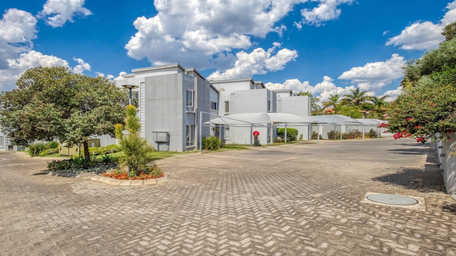 2 Bedroom Property for Sale in Broadacres Gauteng
