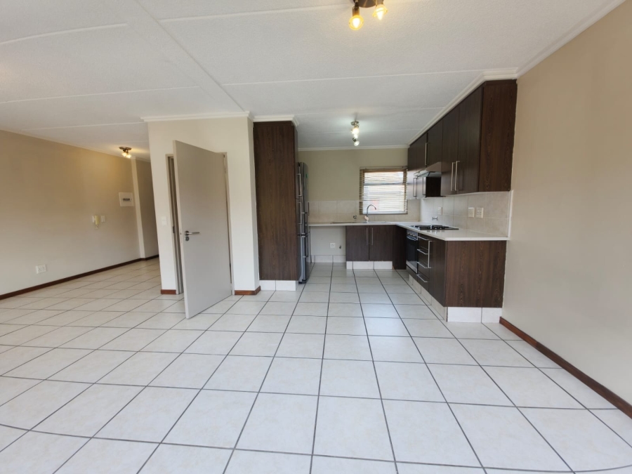 To Let 2 Bedroom Property for Rent in Lonehill Gauteng