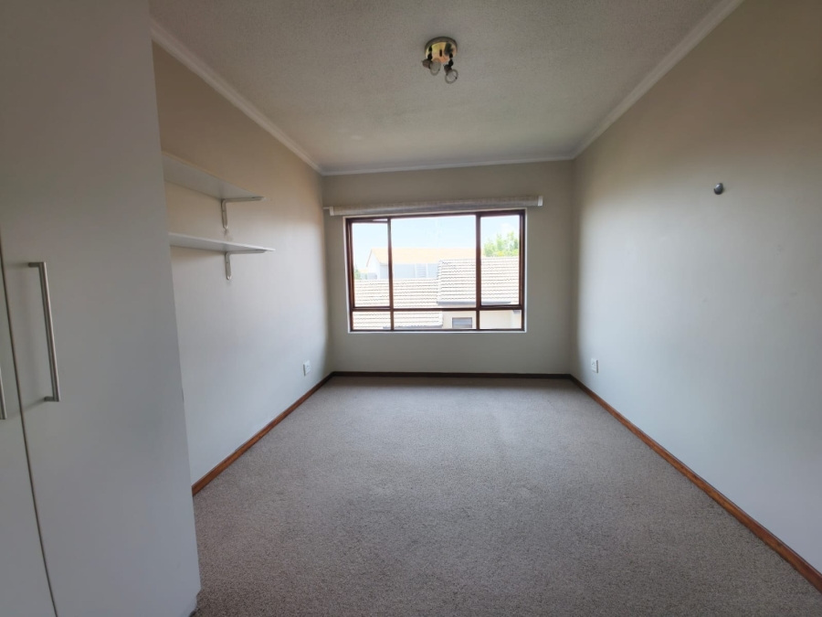 To Let 2 Bedroom Property for Rent in Lonehill Gauteng