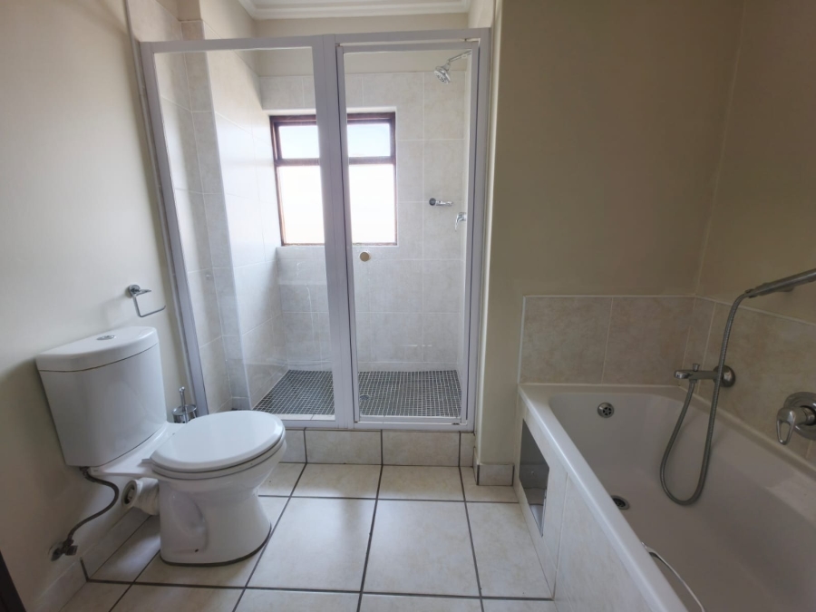 To Let 2 Bedroom Property for Rent in Lonehill Gauteng