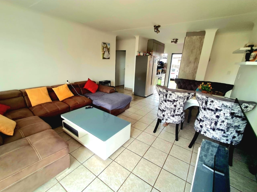4 Bedroom Property for Sale in Monavoni Gauteng