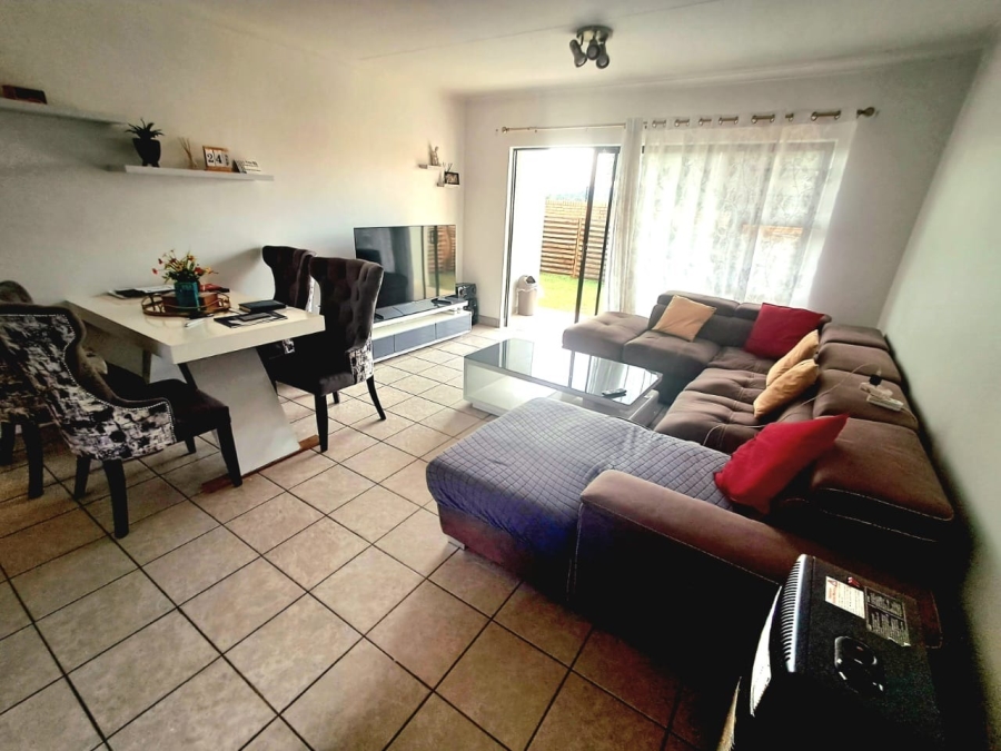 4 Bedroom Property for Sale in Monavoni Gauteng