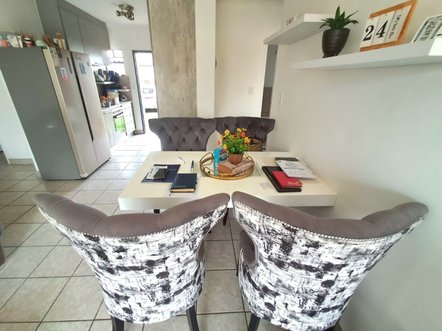 4 Bedroom Property for Sale in Monavoni Gauteng