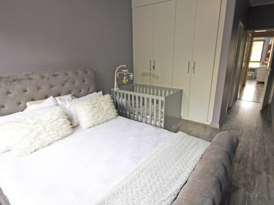 To Let 2 Bedroom Property for Rent in Bryanston Gauteng