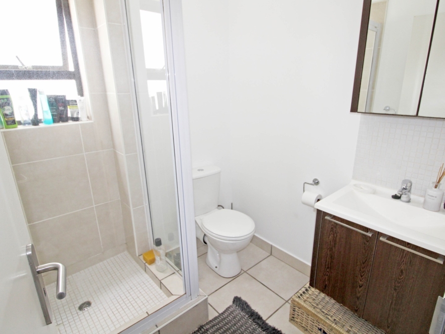 To Let 2 Bedroom Property for Rent in Bryanston Gauteng