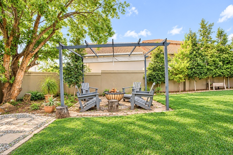 4 Bedroom Property for Sale in Broadacres Gauteng