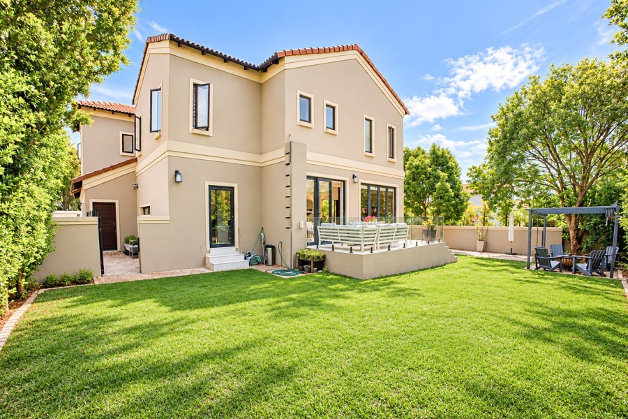 4 Bedroom Property for Sale in Broadacres Gauteng