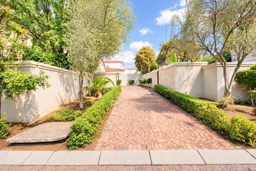 4 Bedroom Property for Sale in Broadacres Gauteng