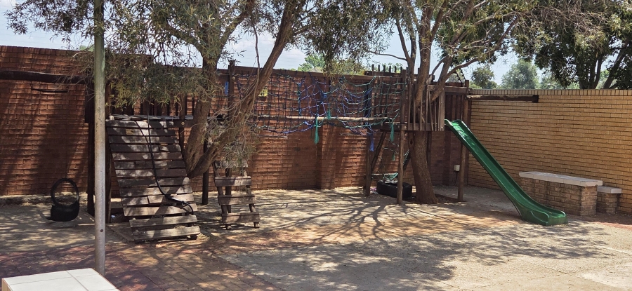 2 Bedroom Property for Sale in Die Wilgers Gauteng