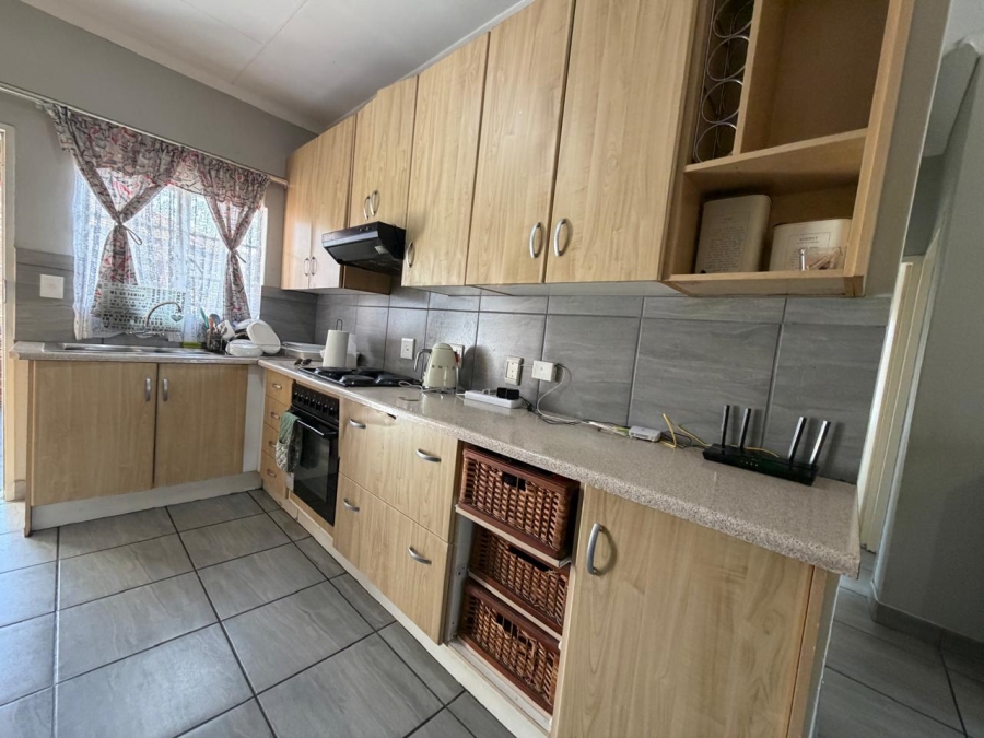 2 Bedroom Property for Sale in Noordwyk Gauteng