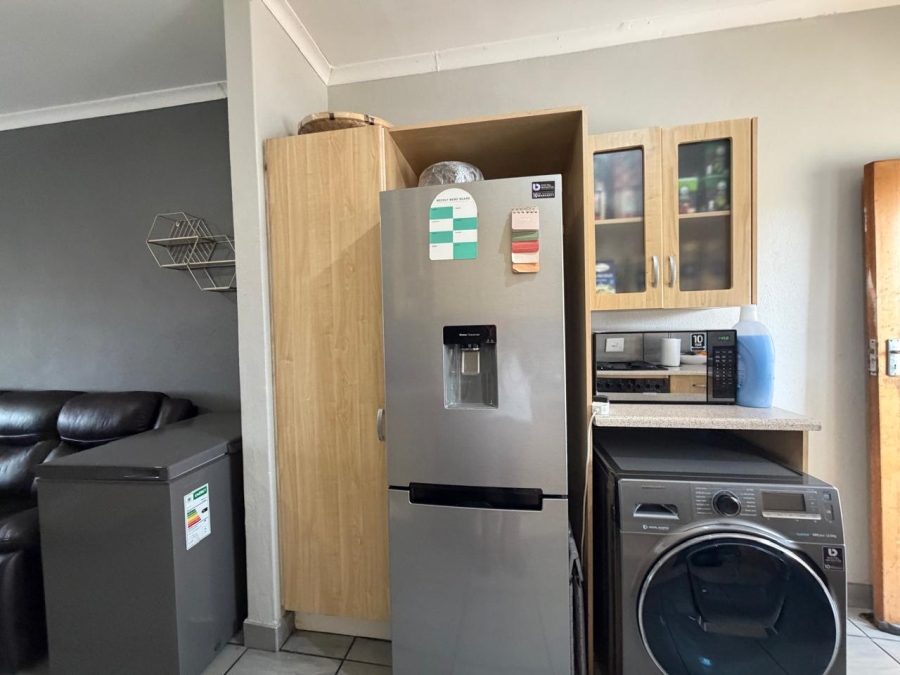 2 Bedroom Property for Sale in Noordwyk Gauteng