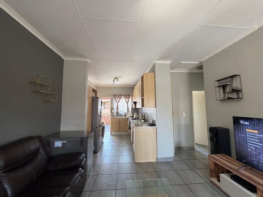 2 Bedroom Property for Sale in Noordwyk Gauteng