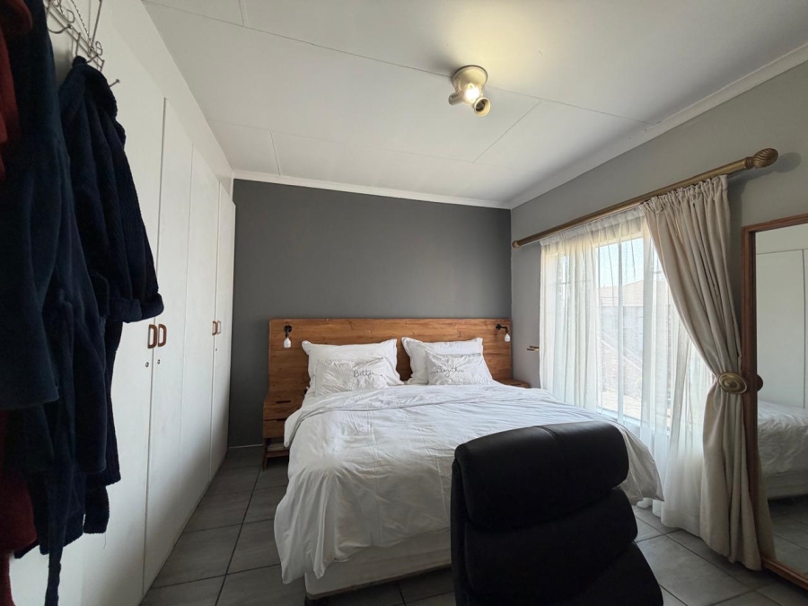 2 Bedroom Property for Sale in Noordwyk Gauteng