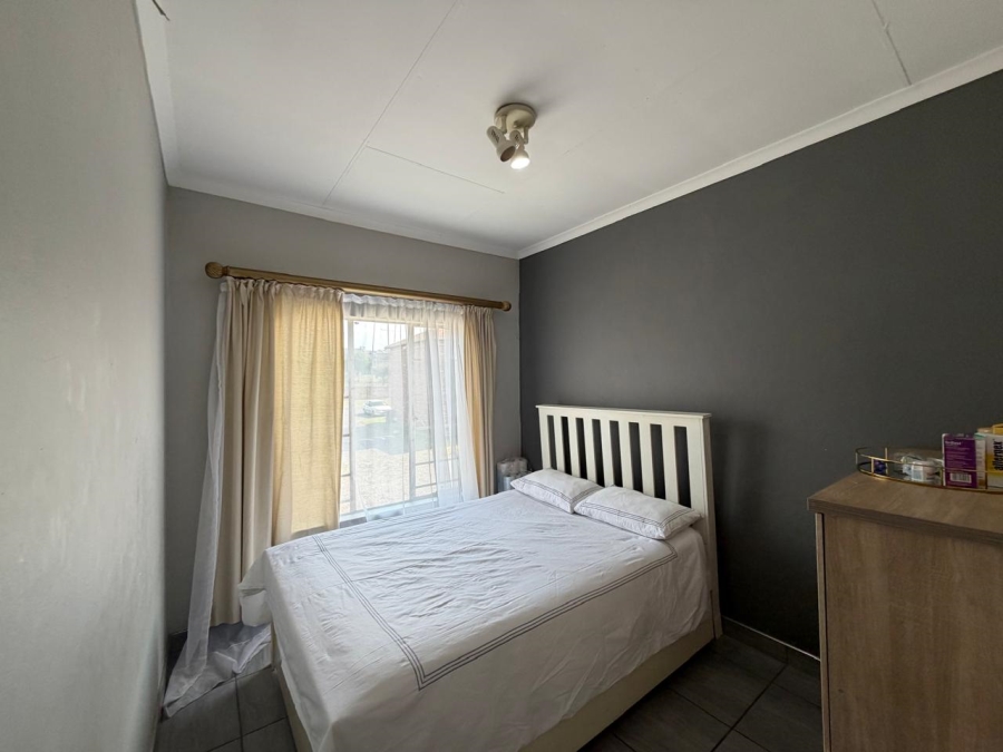 2 Bedroom Property for Sale in Noordwyk Gauteng