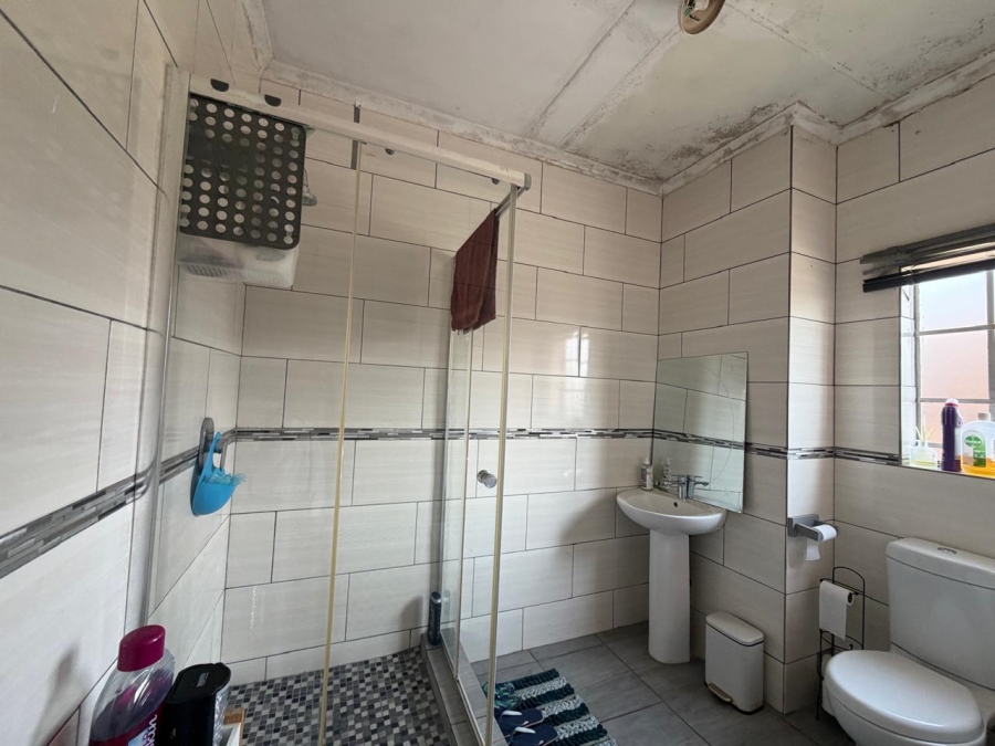 2 Bedroom Property for Sale in Noordwyk Gauteng