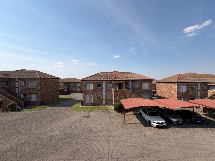 2 Bedroom Property for Sale in Noordwyk Gauteng