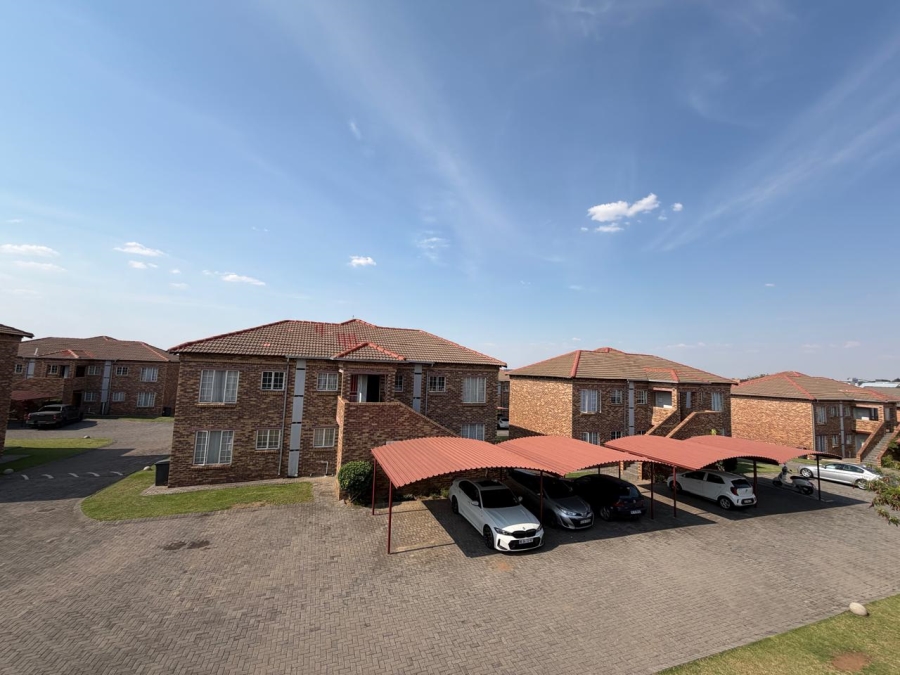 2 Bedroom Property for Sale in Noordwyk Gauteng