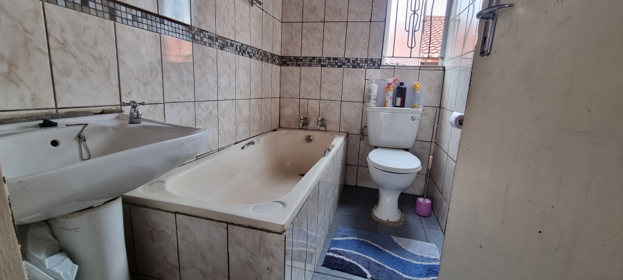 2 Bedroom Property for Sale in Bramley View Gauteng