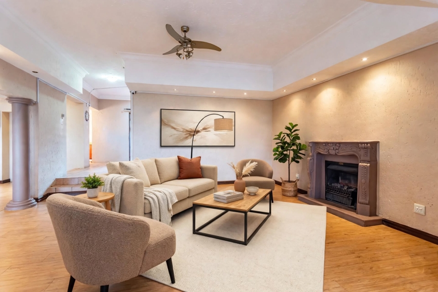 5 Bedroom Property for Sale in Poortview Gauteng