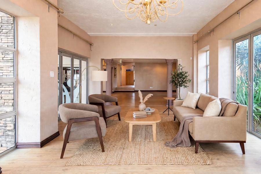 5 Bedroom Property for Sale in Poortview Gauteng