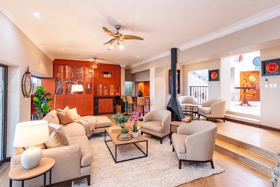 5 Bedroom Property for Sale in Poortview Gauteng