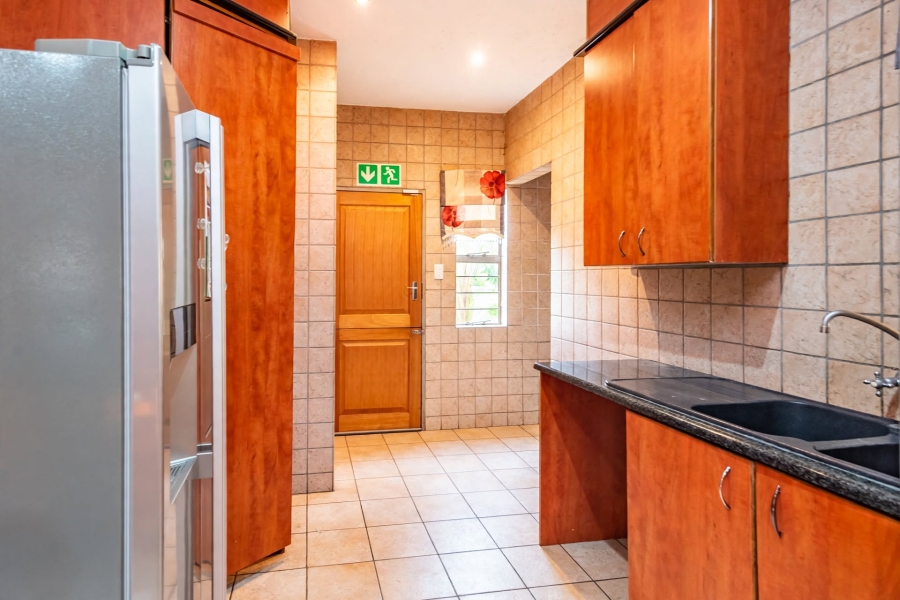 5 Bedroom Property for Sale in Poortview Gauteng