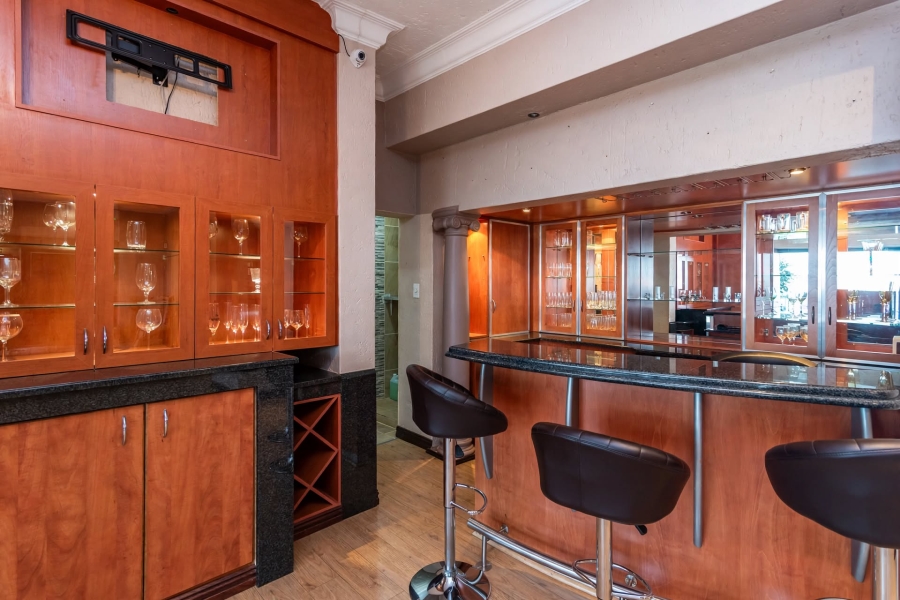 5 Bedroom Property for Sale in Poortview Gauteng
