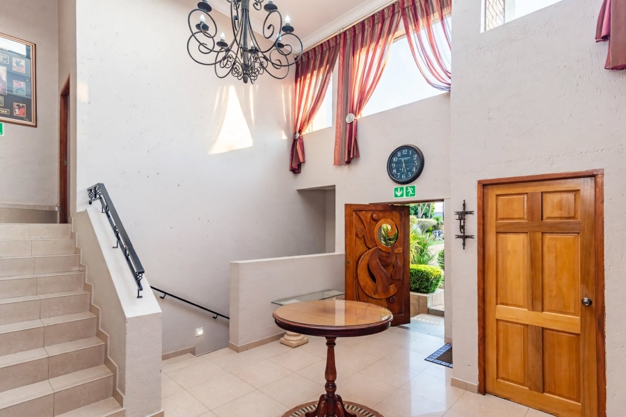 5 Bedroom Property for Sale in Poortview Gauteng