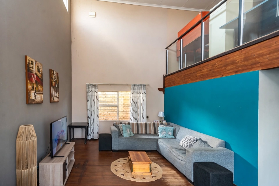 5 Bedroom Property for Sale in Poortview Gauteng