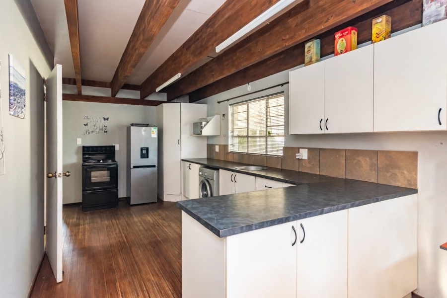 5 Bedroom Property for Sale in Poortview Gauteng