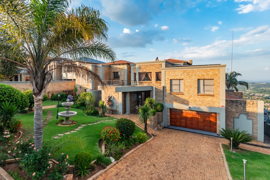 5 Bedroom Property for Sale in Poortview Gauteng