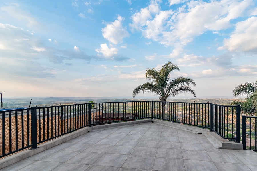 5 Bedroom Property for Sale in Poortview Gauteng