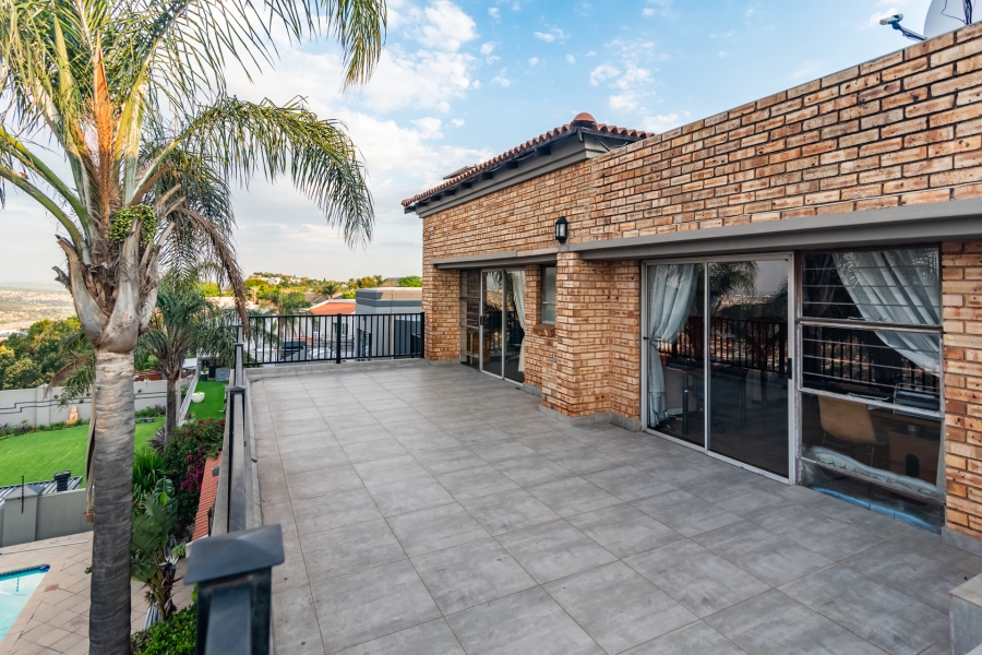 5 Bedroom Property for Sale in Poortview Gauteng