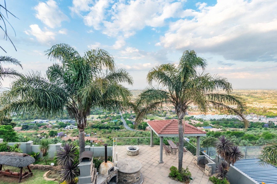 5 Bedroom Property for Sale in Poortview Gauteng