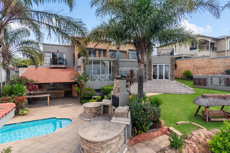 5 Bedroom Property for Sale in Poortview Gauteng