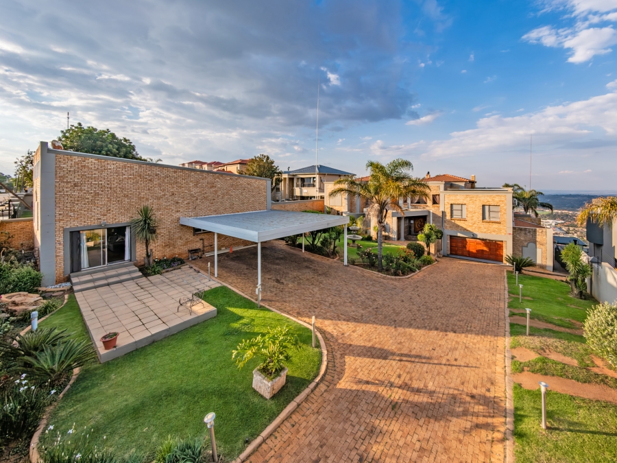 5 Bedroom Property for Sale in Poortview Gauteng