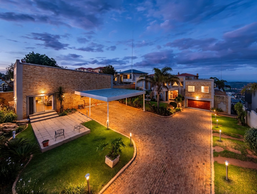 5 Bedroom Property for Sale in Poortview Gauteng