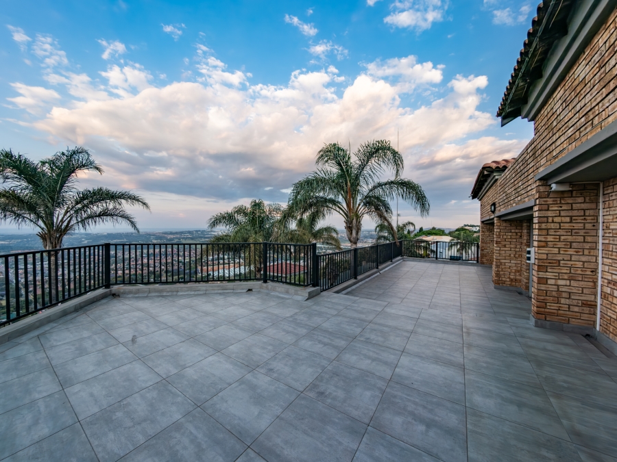 5 Bedroom Property for Sale in Poortview Gauteng