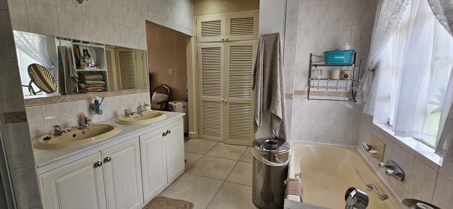 3 Bedroom Property for Sale in Three Rivers East Gauteng