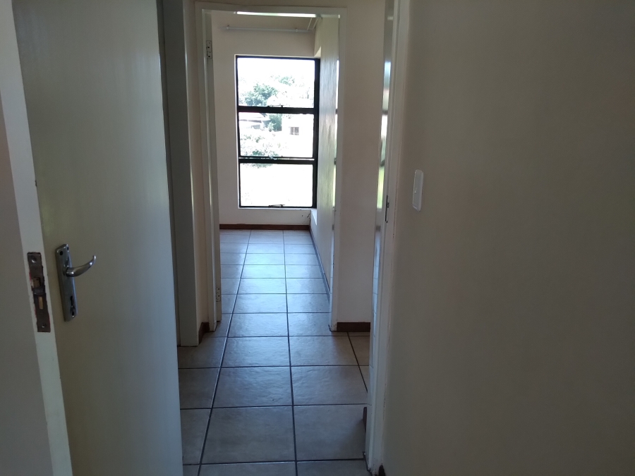 To Let 2 Bedroom Property for Rent in Discovery Gauteng