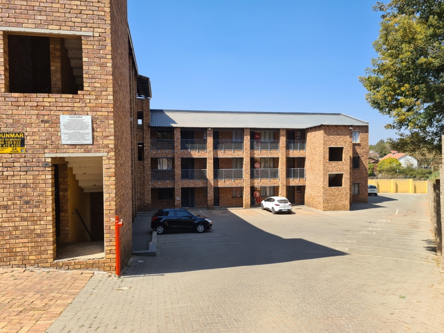 To Let 2 Bedroom Property for Rent in Discovery Gauteng