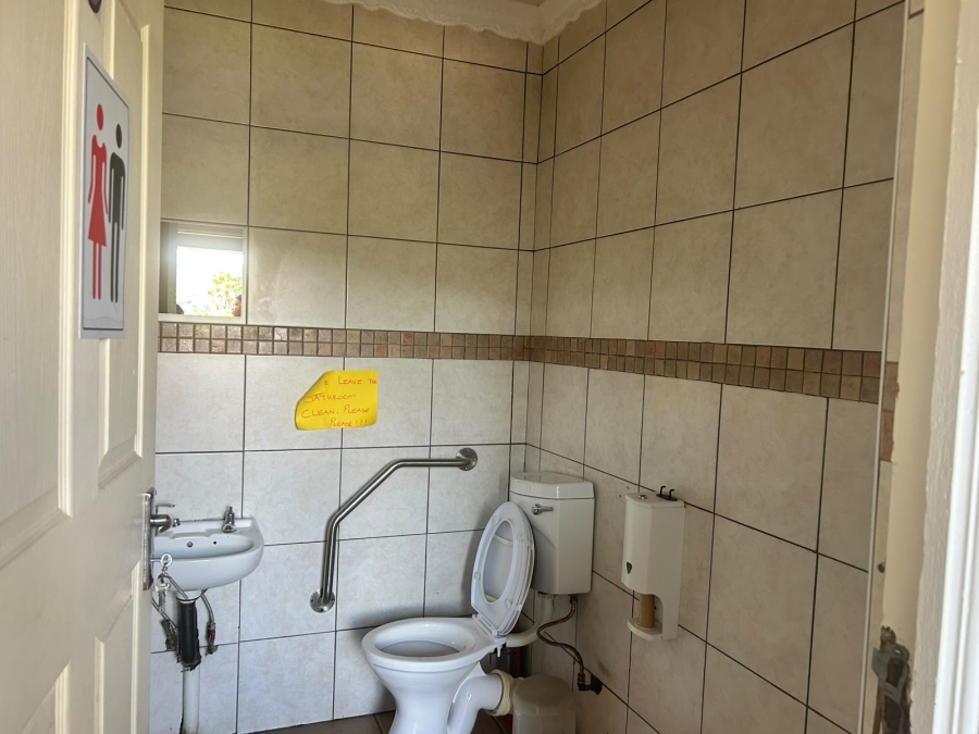 To Let Commercial Property for Rent in Mondeor Gauteng