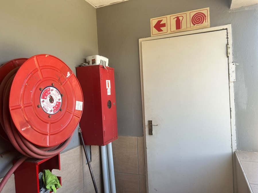 To Let Commercial Property for Rent in Mondeor Gauteng