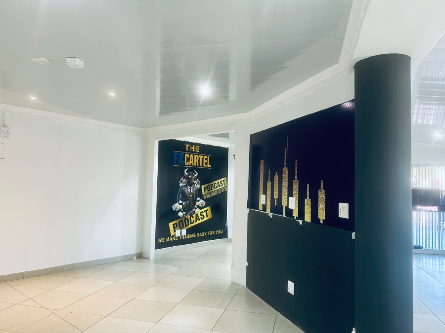 To Let Commercial Property for Rent in Mondeor Gauteng