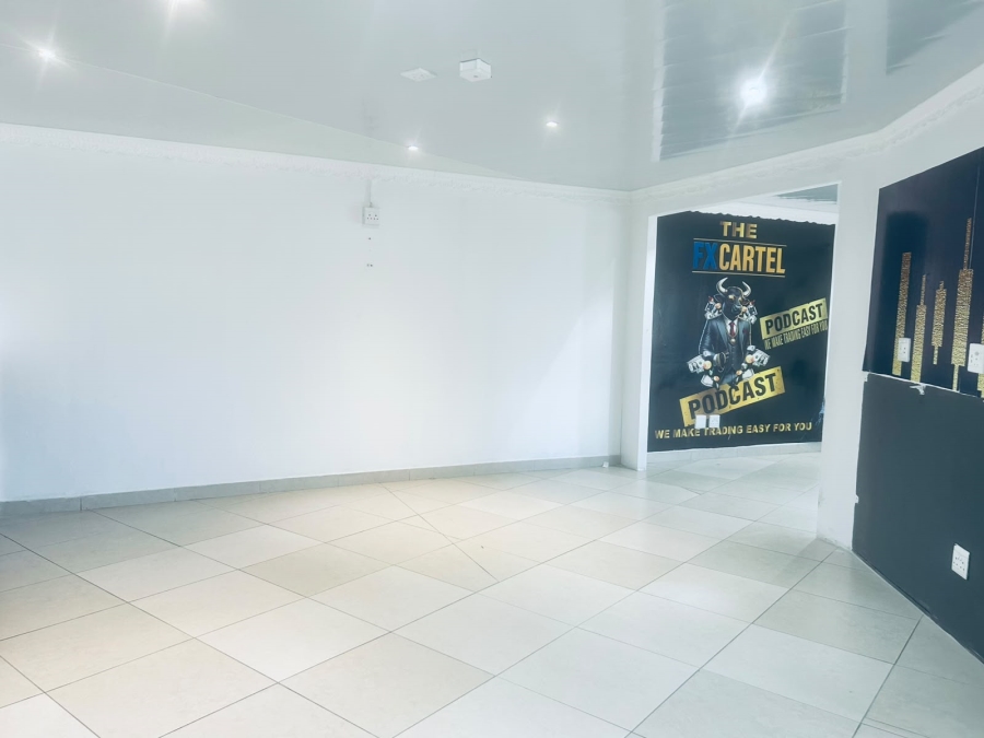 To Let Commercial Property for Rent in Mondeor Gauteng