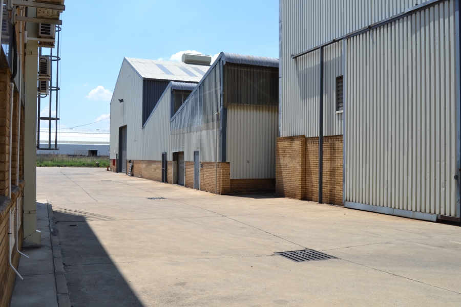 To Let Commercial Property for Rent in Jet Park Gauteng