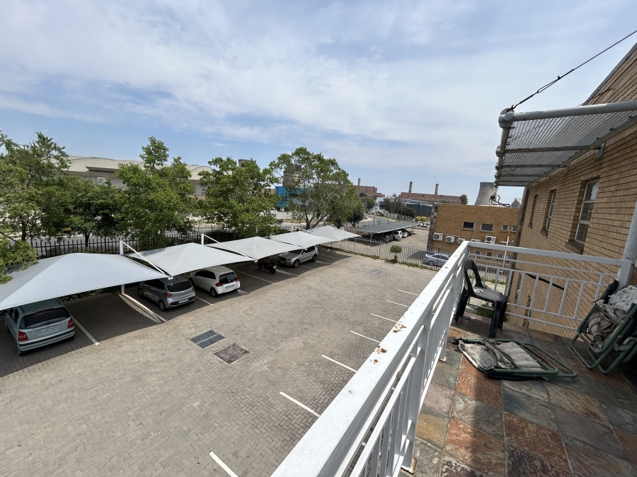 To Let Commercial Property for Rent in Spartan Gauteng