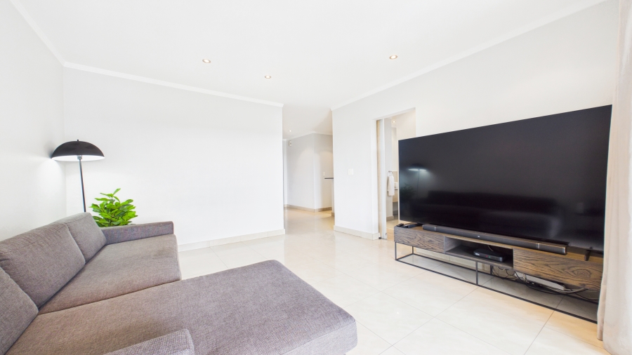 2 Bedroom Property for Sale in Sandhurst Gauteng