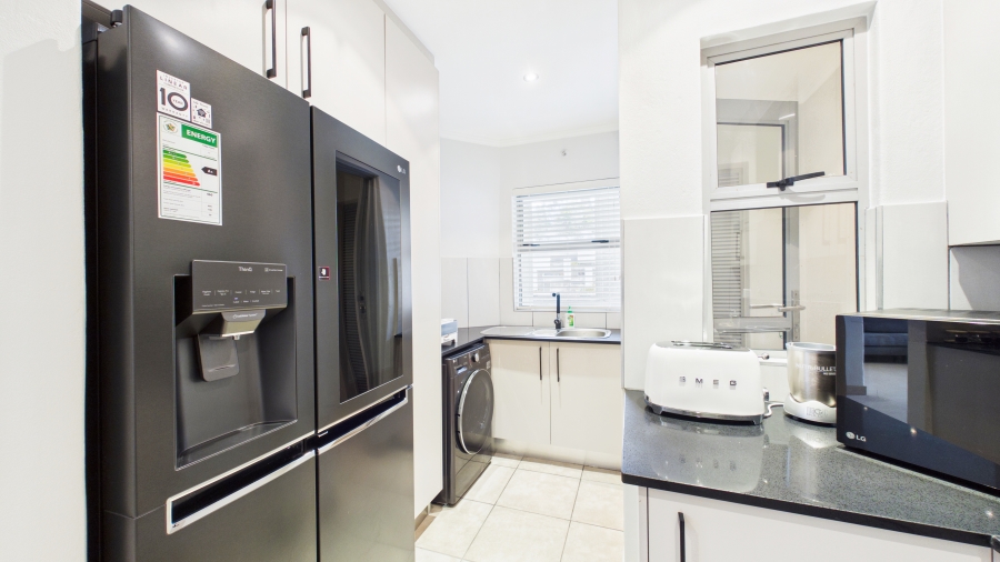 2 Bedroom Property for Sale in Sandhurst Gauteng
